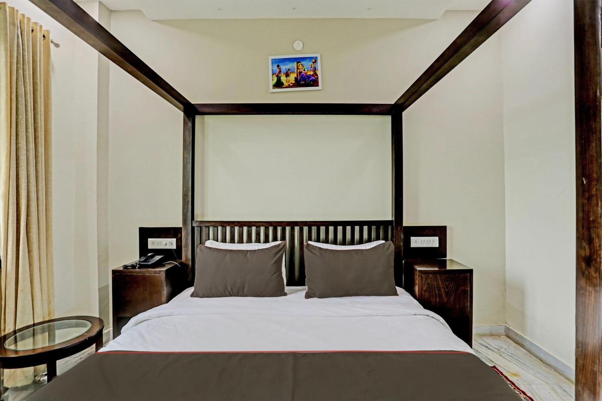 Collection O The Galaxy Resort Nāthdwāra Extérieur photo